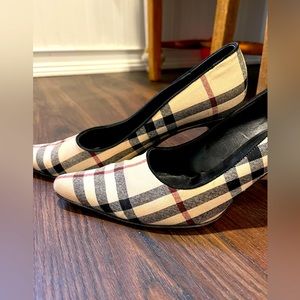 Burberry vintage Check Point-toe Pumps